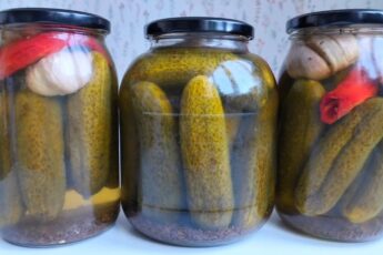 Пікатні мариновані огірки на зиму