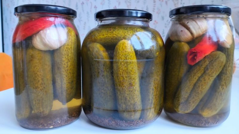 Пікатні мариновані огірки на зиму