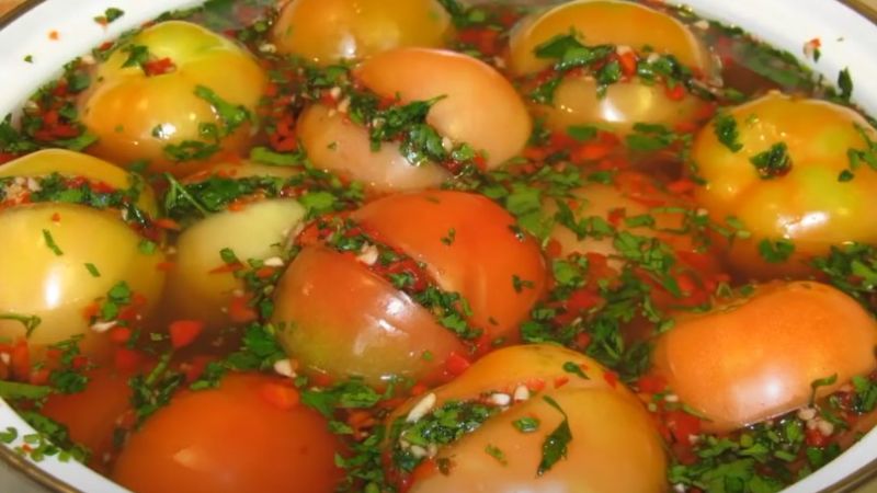 Помідори з начинкою за домашнім рецептом