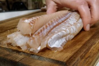 Пиріжки з риби і вафель