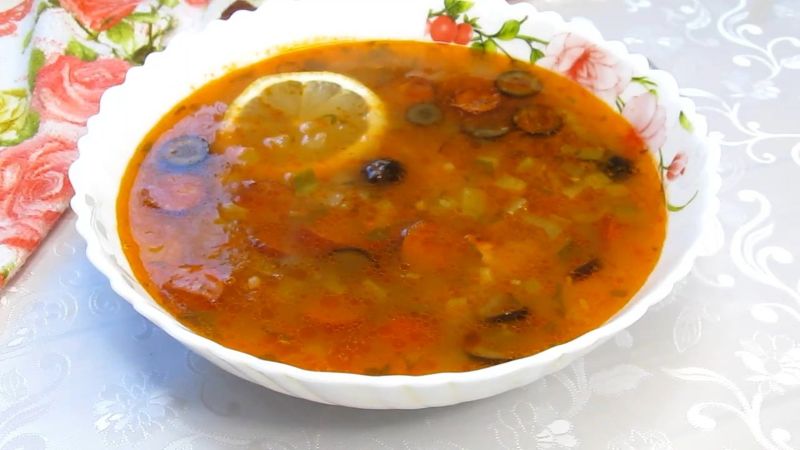 Справжній рецепт збірної м'ясної солянки