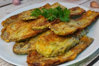 Відбивні з баклажанів в клярі