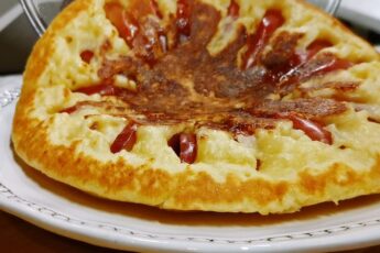 Яблучний пиріг на сковороді