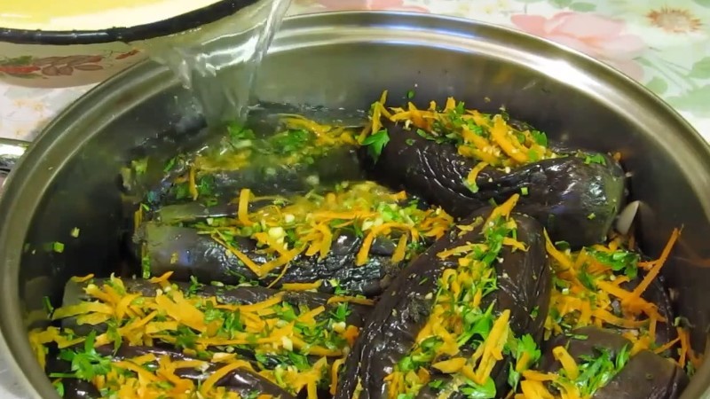 Вони підкорили мене своїм смаком. Скільки ж я переготувала такі баклажани