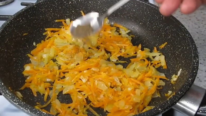 Салат всього із чотирьох інгредієнтів, але як смачно