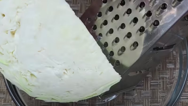 Беру капусту і готую на вечерю. Замість звичайних котлет