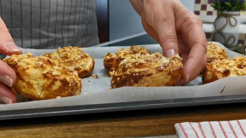 Цей рецепт у мене найходовіший. А результат приголомшливий, смачна випічка до чаю