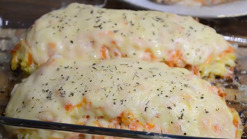 Спробуйте отак запекти рибу. Гарніру не потрібний, все і так ситно та апетитно