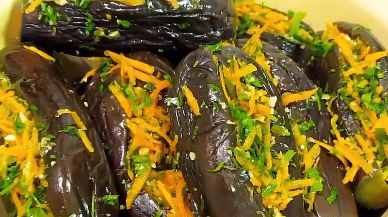 Квашені баклажани