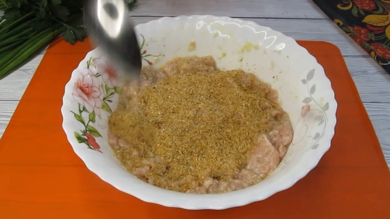 Є фарш, але мені сказали, набридли котлети, нудні. Приготувала по-новому