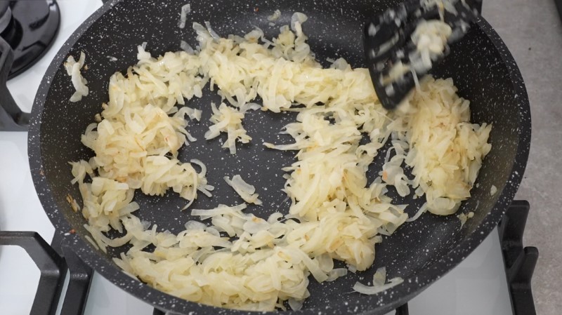 Знайшла ідеальний рецепт курячих котлет: тепер вони завжди виходять соковитими та ніжними