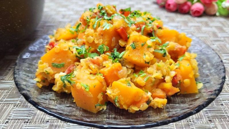 Страва з гарбуза та сочевиці