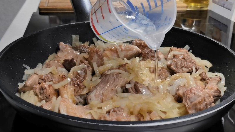 Ніколи раніше не готував більш ніжного та м'якого м'яса. Навчився у грузинського кухаря