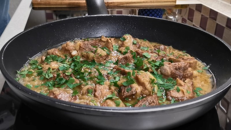 Ніколи раніше не готував більш ніжного та м'якого м'яса. Навчився у грузинського кухаря