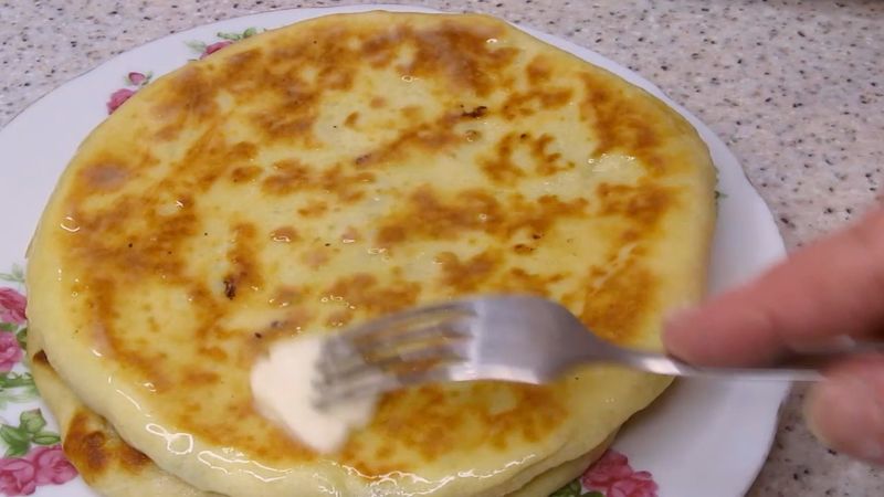 Це "ледачі" сирні коржі на сніданок і для перекусу