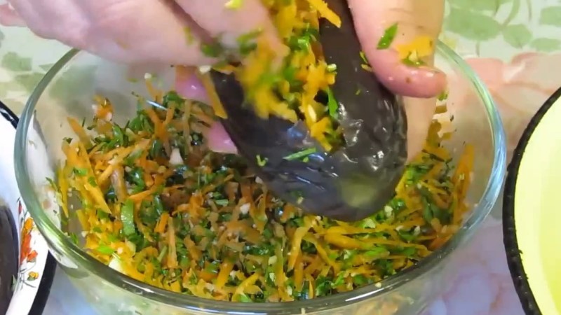 Вони підкорили мене своїм смаком. Скільки ж я переготувала такі баклажани