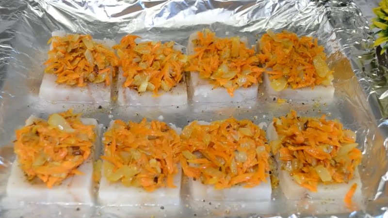 Немає риби смачнішої за цю, мій улюблений рецепт. З овочами, соковита