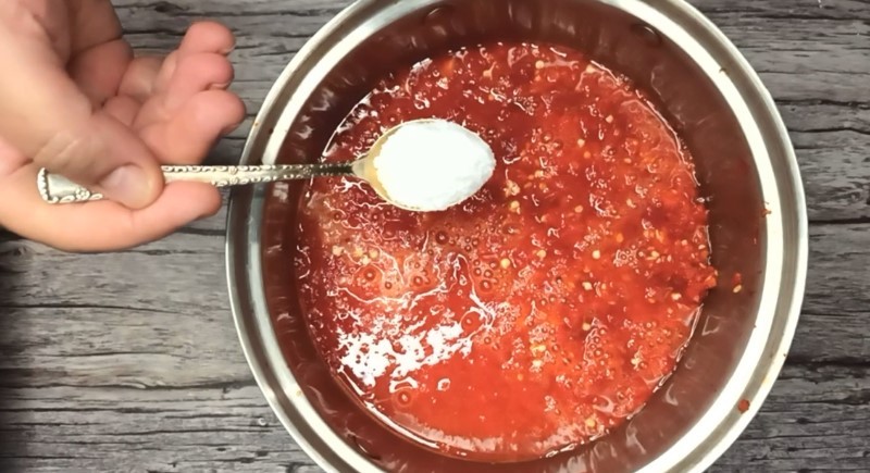 Знаменитий кисло-солодкий соус Чилі - рецепт приготування