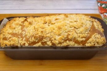 Ніжний кекс з ягодами