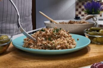 Приготування гречки з рисом та тушонкою