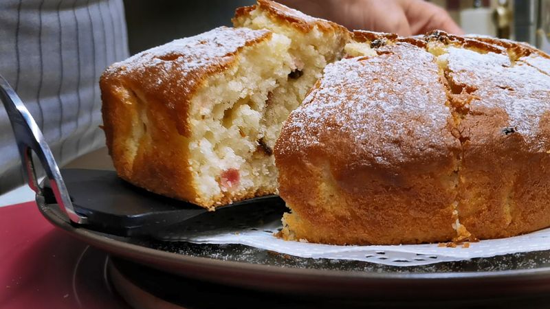 Приготування пирога з цукатами