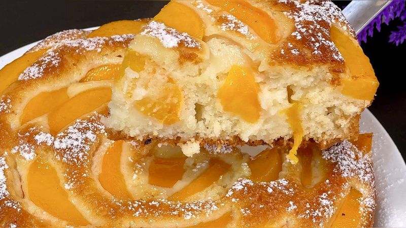 Пиріг з консервованими персиками