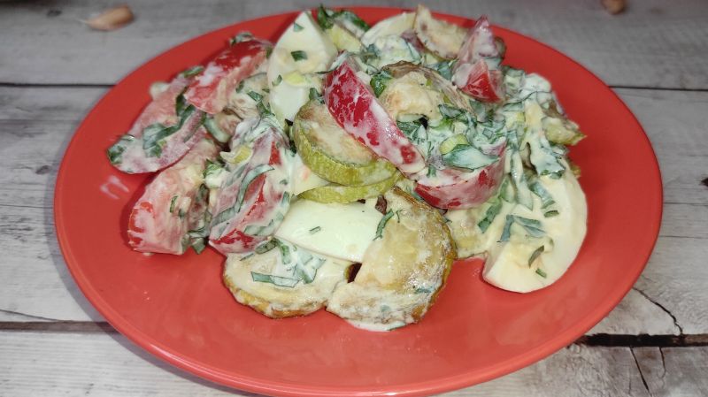 Салат із смаженими кабачками