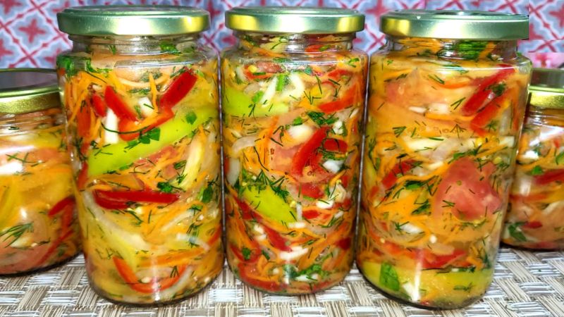 Зелені помідори у власному соку