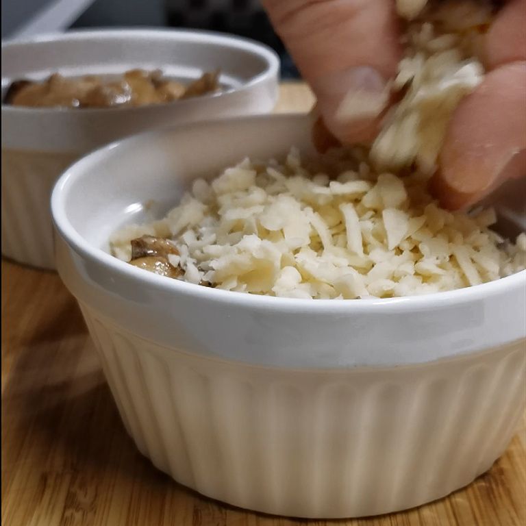 Без цієї гарячої закуски з грибів жодного святкового столу не уявляю