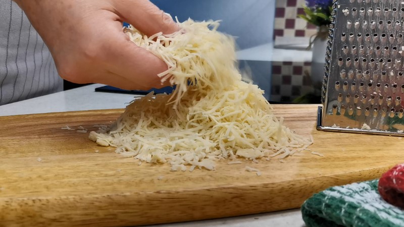 Цей салат готую у будь-який сезон хоч на святковий стіл, хоч на вечерю