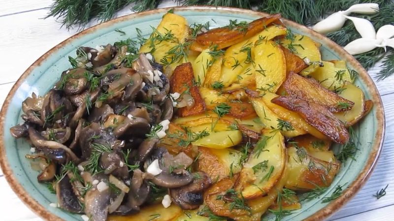 Найнародніший рецепт. Картопля рум'яна, під вилкою хрумтить