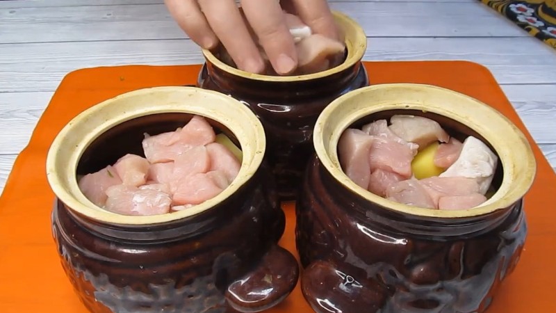 Поєднання в цій страві найкраще з найкращих. М'ясо, картопля і гриби