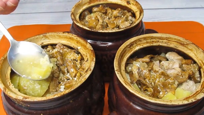 Поєднання в цій страві найкраще з найкращих. М'ясо, картопля і гриби