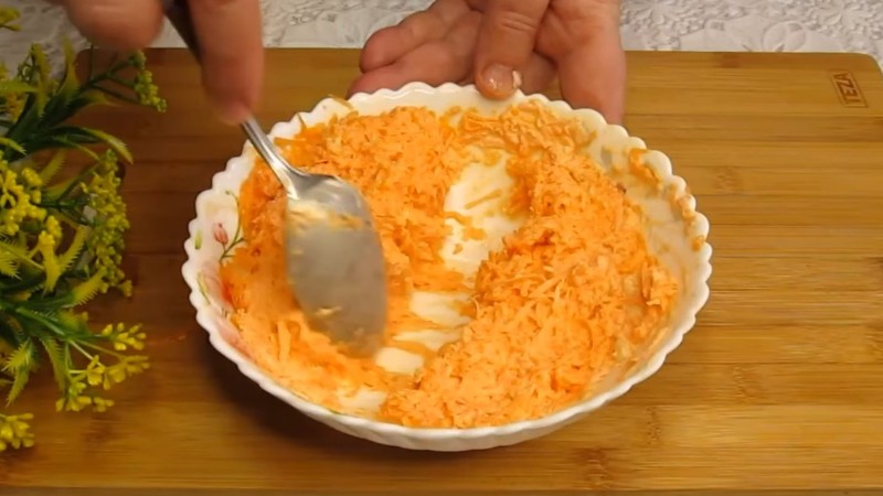 Цей салат на святі першим зник, бо легкий та ніжний