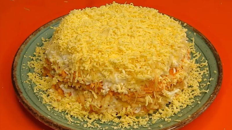 Цей салат на святі першим зник, бо легкий та ніжний