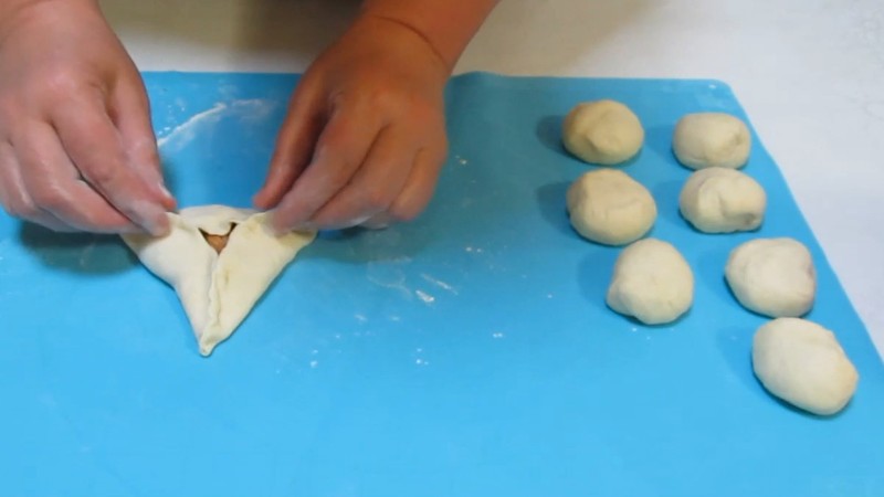 Приготування пиріжків з соковитою гарбузовою начинкою