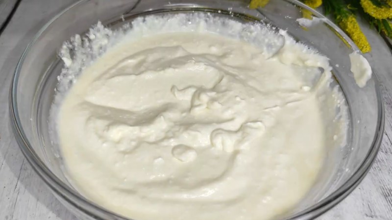 Ніжний рулет із лаваша з сиром та бананам