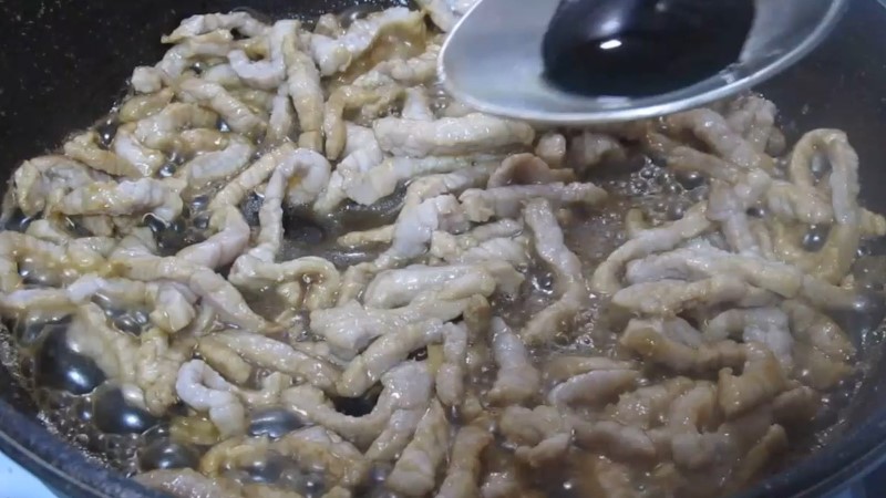 На будь-яке свято, у будній день, такий салат зайвим ніколи не буде