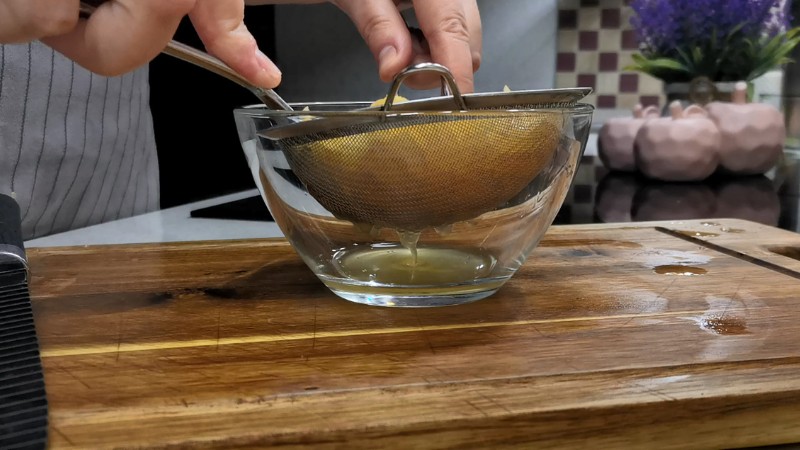 Гості люблять цей салат "Ніжний вечір", але визначити з чого не можуть