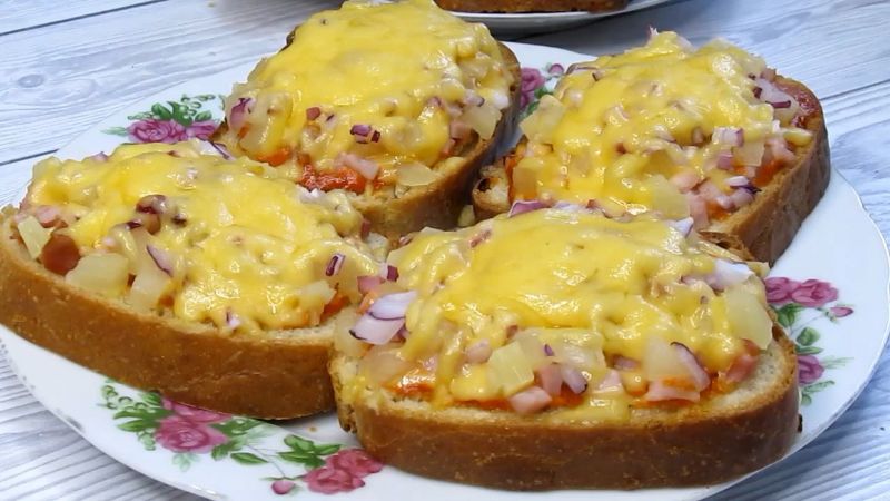 Приготування гавайських бутербродів