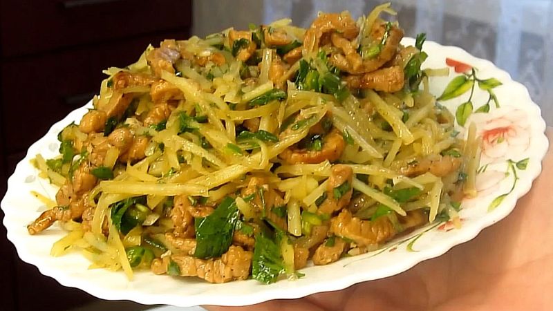 Приготування салату з картоплею