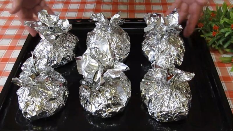 Приготування святкової страви у фользі