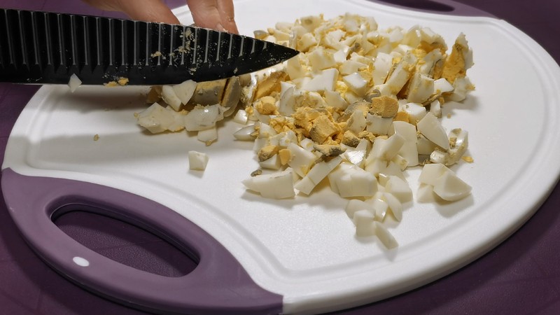 Цей салат вражає своїм складом, але який він смачний