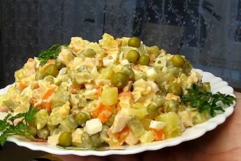 Приготування салату з заправкою