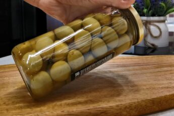 Закуска з оливок