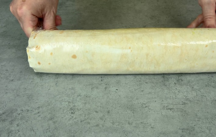 Лаваш не розмокає навіть наступного дня. Ділюсь рецептом святкового рулету