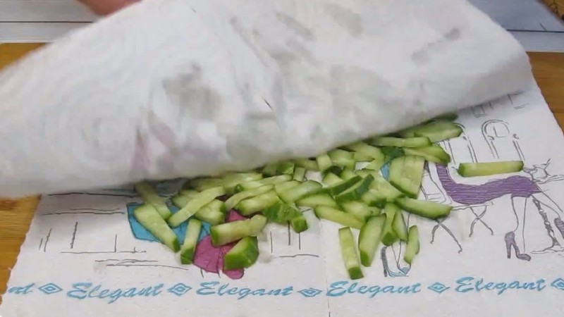 Я закохалася у цей салат. Він дуже смачний, але викликає багато суперечок