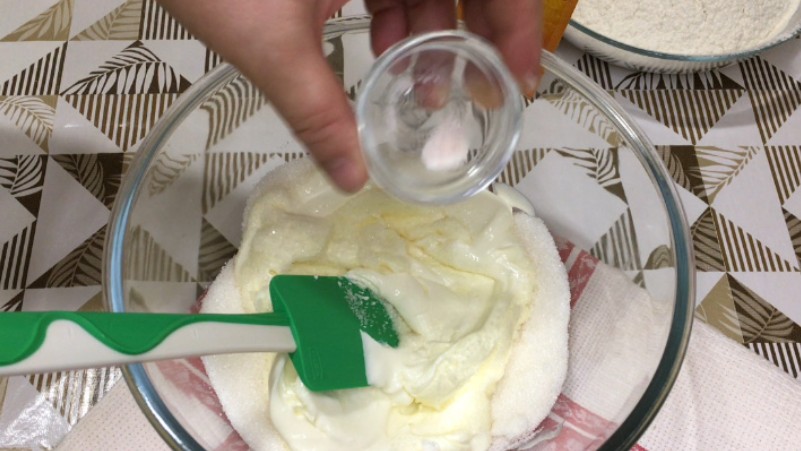 Якщо залишився майонез, приготуйте пісочний тертий пиріг