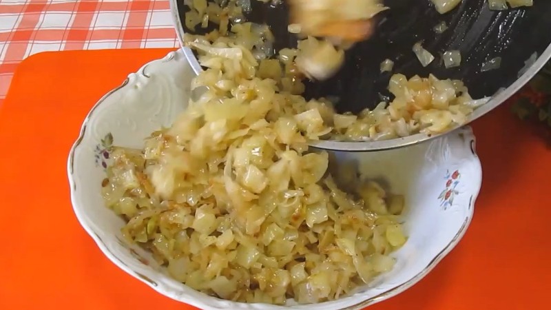 Як просто приготувати вечерю. Домашній заливний пиріг