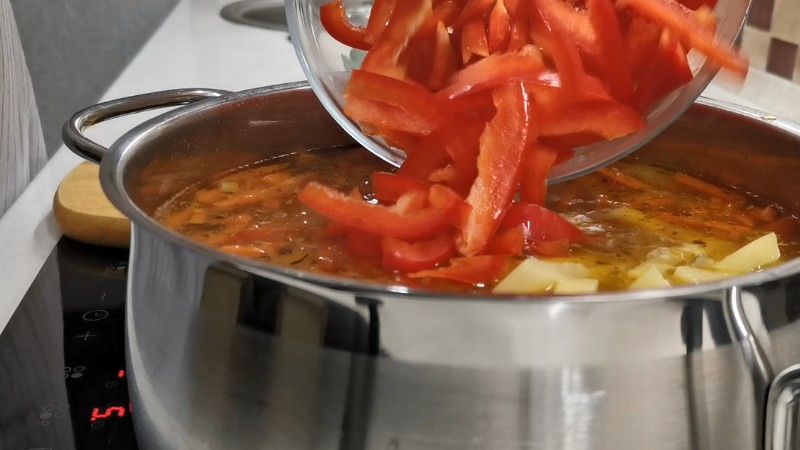 Набридли всі старі супи, приготуйте суп по-новому. Рецепт, який здивує